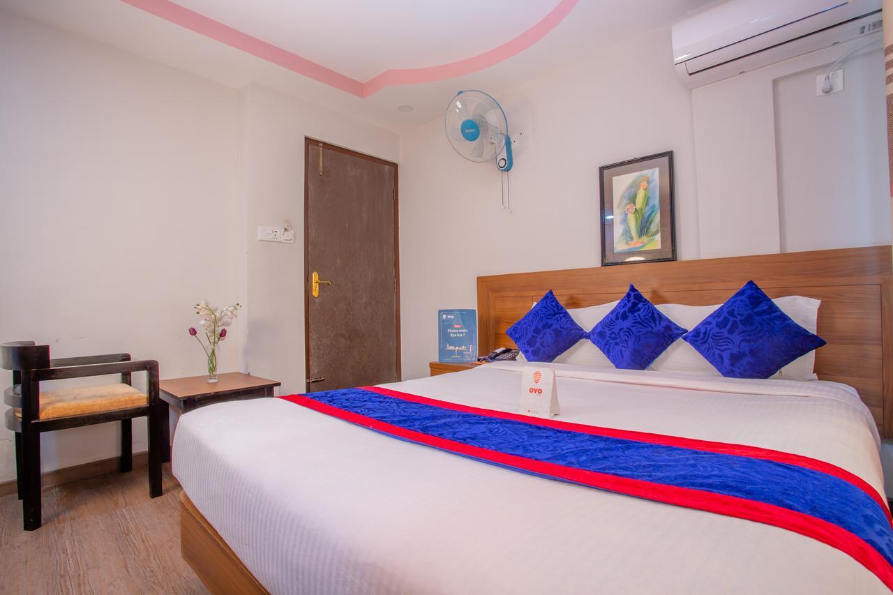 Oyo 136 Hotel Om Plaza Kathmandu Exterior foto